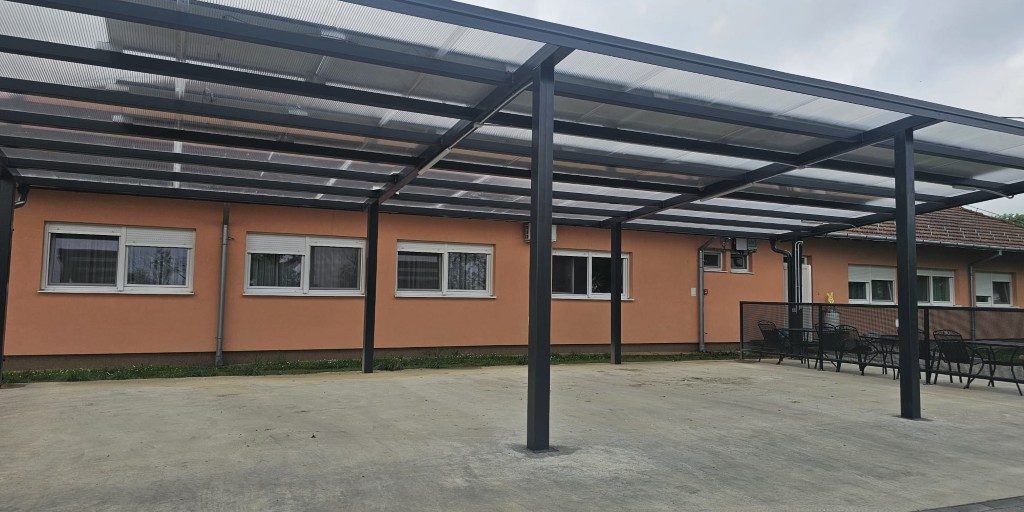 Izgrađena nadstrešnica za smještaj vozila